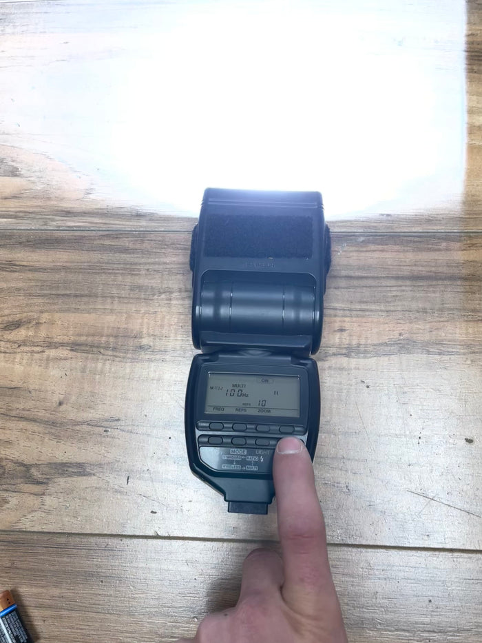 Minolta Program 5400 HS 1/8000s High-Speed Sync Flash with Minolta Bag