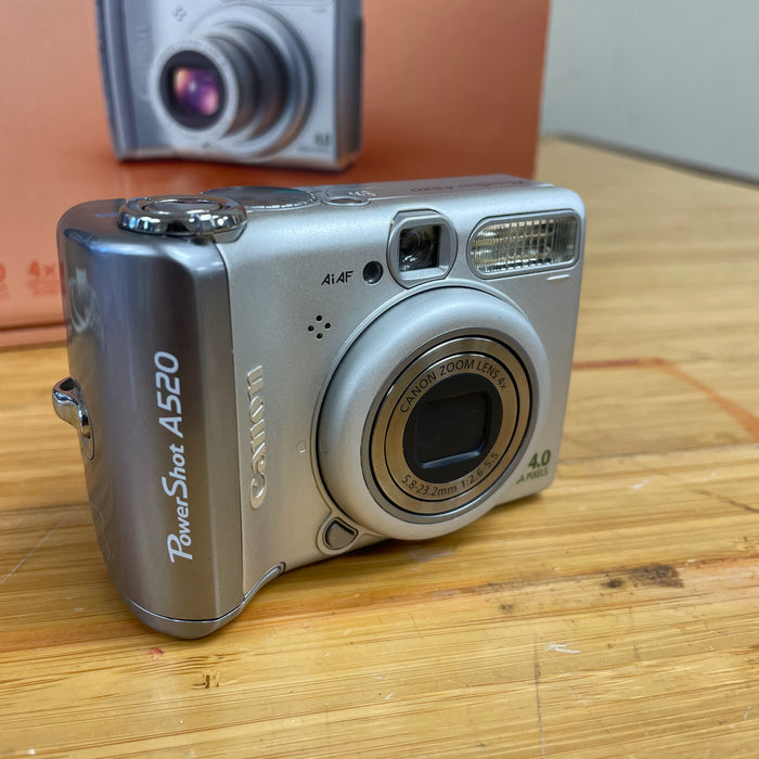 Canon Powershot A520 4x Zoom - Digital Camera - Point & Shoot w/ Case