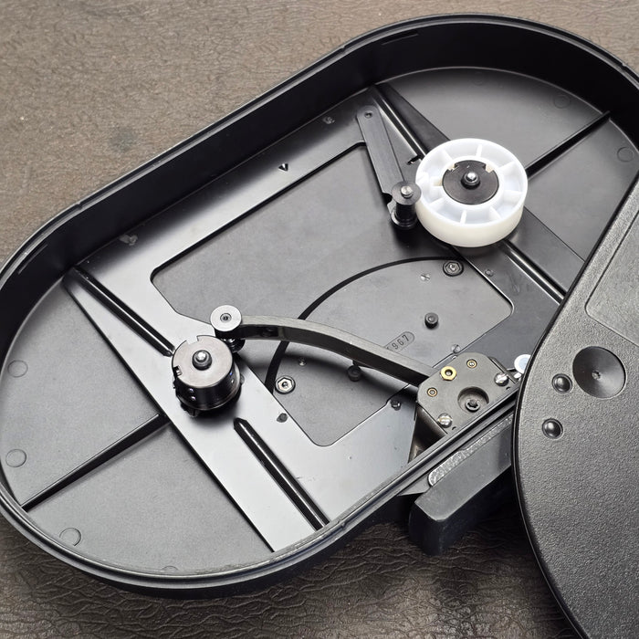 Bolex 400' Magazine with Core adapters S# K04967
