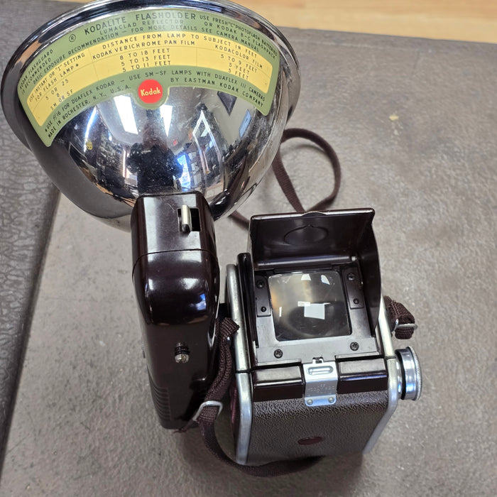 Kodak Duaflex IV Camera, with Kodalite Flash Outfit w/ Spare Bulbs & Case