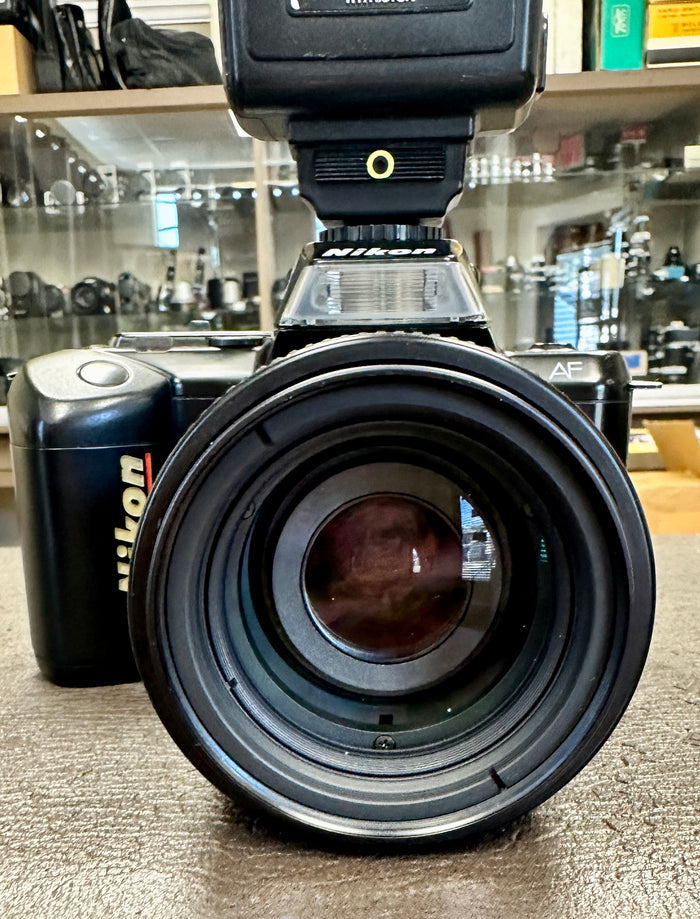 Nikon N4004 S# 2037771 with Nikon AF NIKKOR 70-210mm S# 2186426 and Nikon SB-50DX Speedlight
